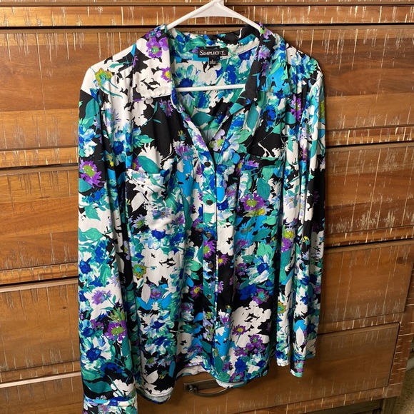 Floral button up blouse - Picture 2 of 7